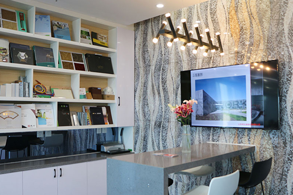 濟(jì)南裝修公司介紹連鎖店裝修應(yīng)該選擇清涼、降暑的色調(diào)